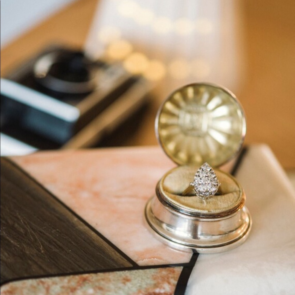 Spectacular pear diamond ring 14k gold